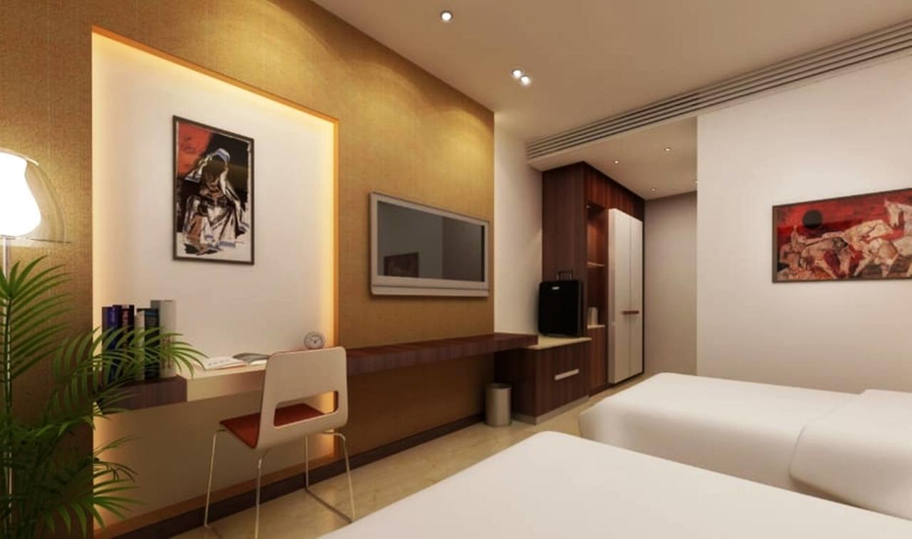 Hotel Vipul Grand Гургаон Екстериор снимка
