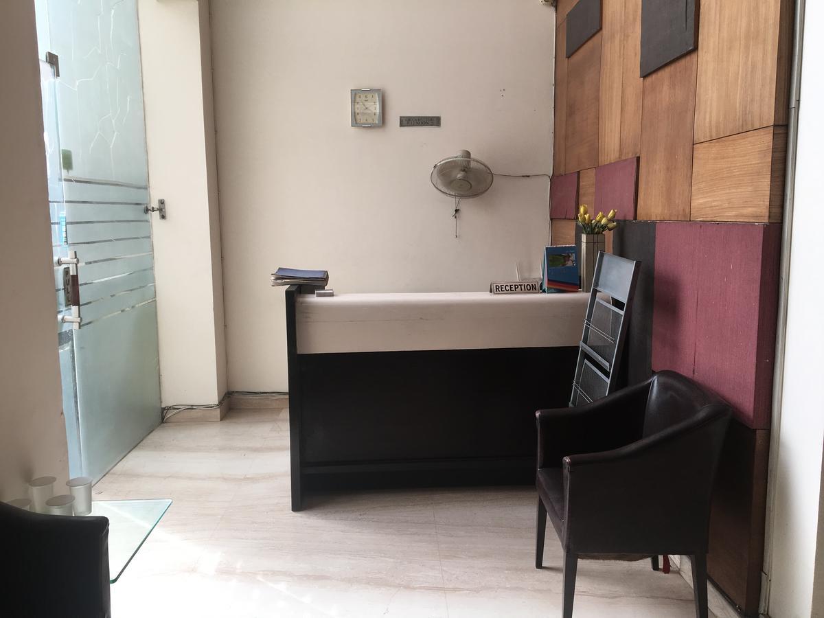Hotel Vipul Grand Гургаон Екстериор снимка