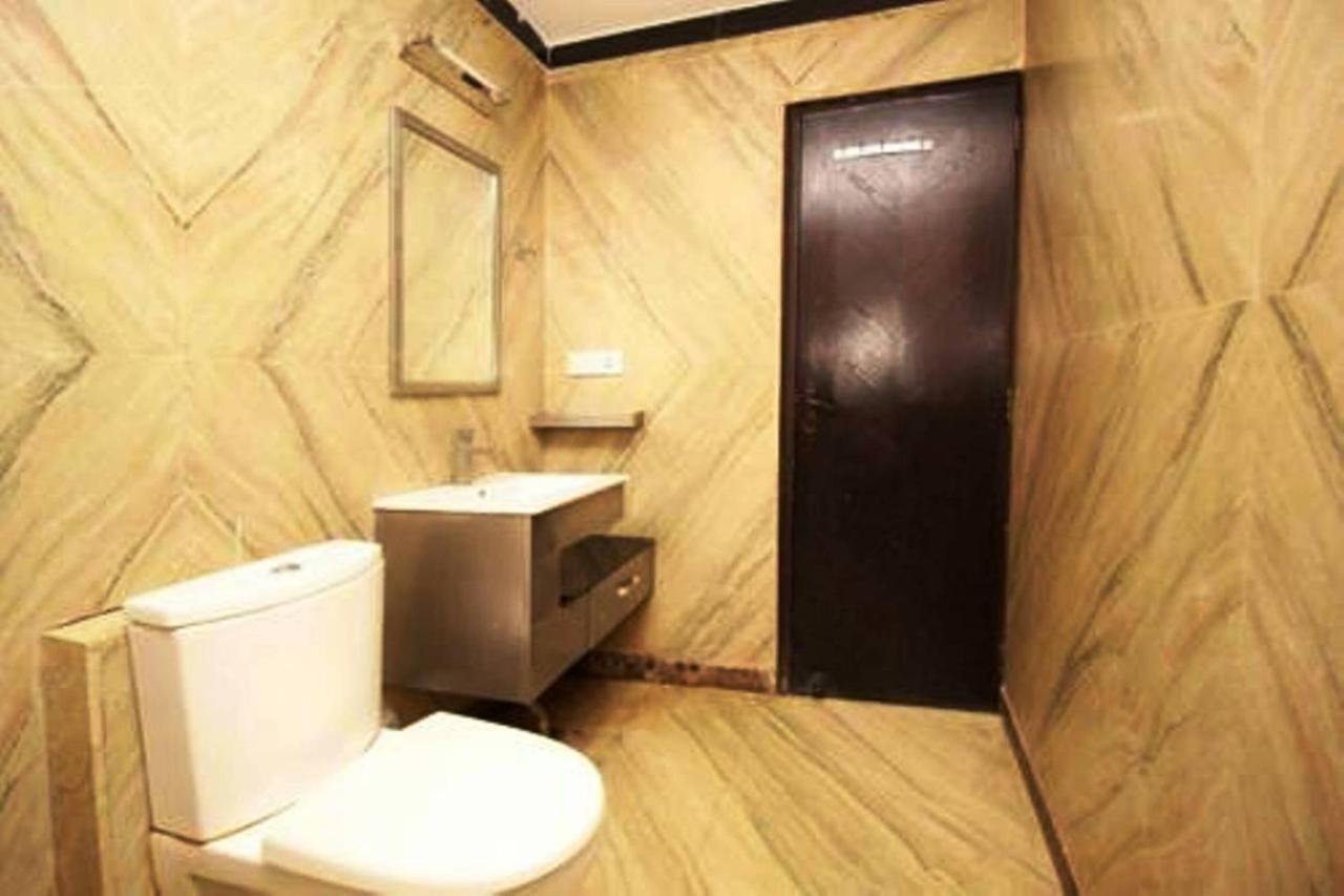 Hotel Vipul Grand Гургаон Екстериор снимка